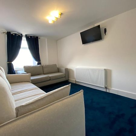 Aquarius Apartment - Sea View - Sleeps Seven Blackpool Eksteriør billede